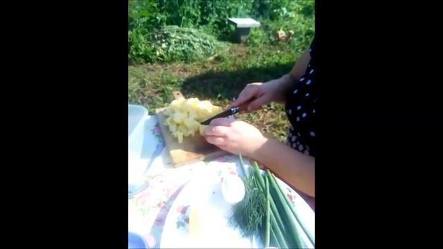 Готовим окрошку вместе с доченькой Сонечкой)) смотреть онлайн