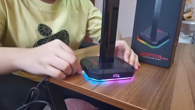 Gaming Headset stand - Redragon Scepter Pro смотреть онлайн