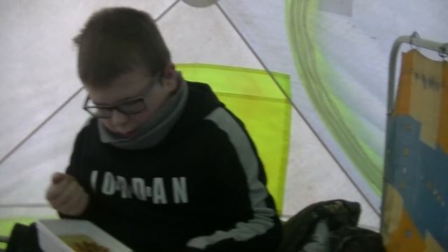 Зимняя Рыбалка 2020-Поход с Ночёвкой в Палатке. смотреть онлайн