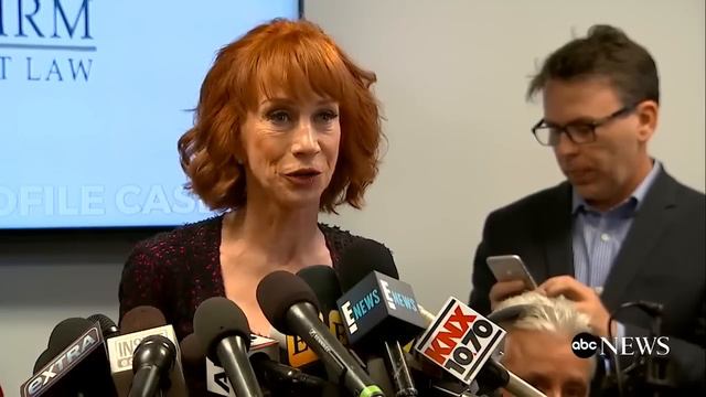 Kathy Griffin Begs For Help - 'Buy Tickets Trump Broke Me' смотреть онлайн