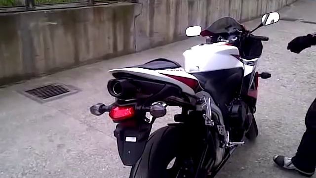 Honda CBR 600 Underseat Tiger Exhaust System смотреть онлайн