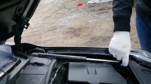 Установка газовых упоров