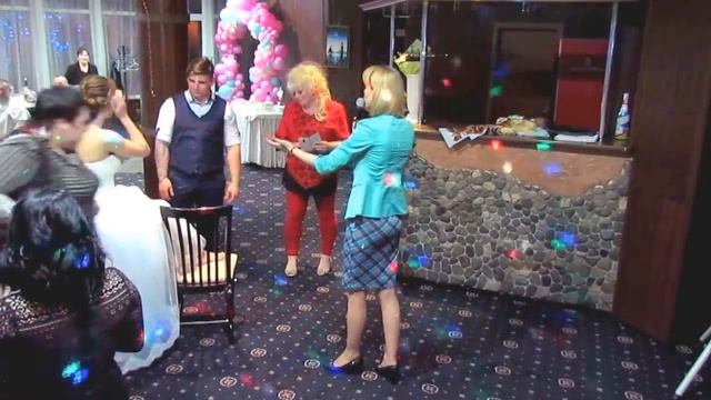 Бросание букета и подвязки на свадьбе 2018 Запорожье ведущая-тамада Мария смотреть онлайн