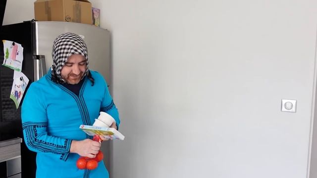 GROSSE DISPUTE entre MAMAN et PAPA ! QUI vole notre FRIGO !? смотреть онлайн