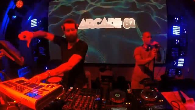 Arcade 82 - 