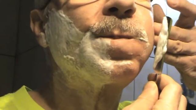 Бритьё опасной бритвой М-66 Tamahagane straight razor shaving смотреть онлайн