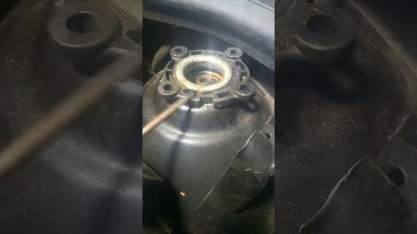 замена опоры передних стоек Опель Астра