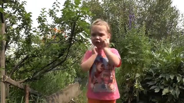 Дети читают стихи. Корней Чуковский "Мойдодыр" Читает Женечка 3 года Вариант 2 смотреть онлайн