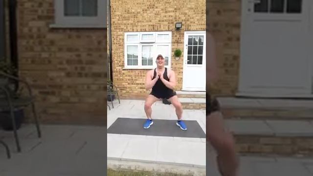 20 MIN LEGS BUMS TUMS WORKOUT ABS CORE TONE LEGS BUM FUN смотреть онлайн