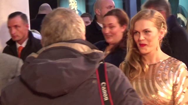 GOLDENE KAMERA 2015 in Hamburg: Stars auf dem Roten Teppich смотреть онлайн