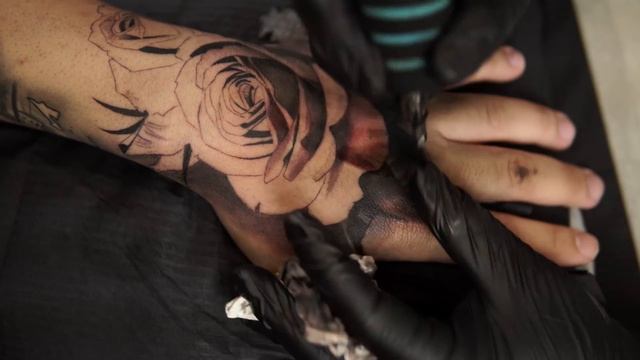 TATUAGEM DE ROSA NA MÃO - TATTOO ROSE HAND смотреть онлайн