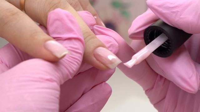 Покрытие гель лаком для новичков ПОШАГОВО | Как выравнивать и покрывать под кутикулу? смотреть онлайн