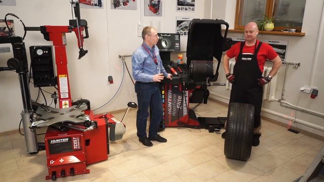 Расскажем про современный балансировочный станок Hunter RFE с виброконтролем Road Force Elite.