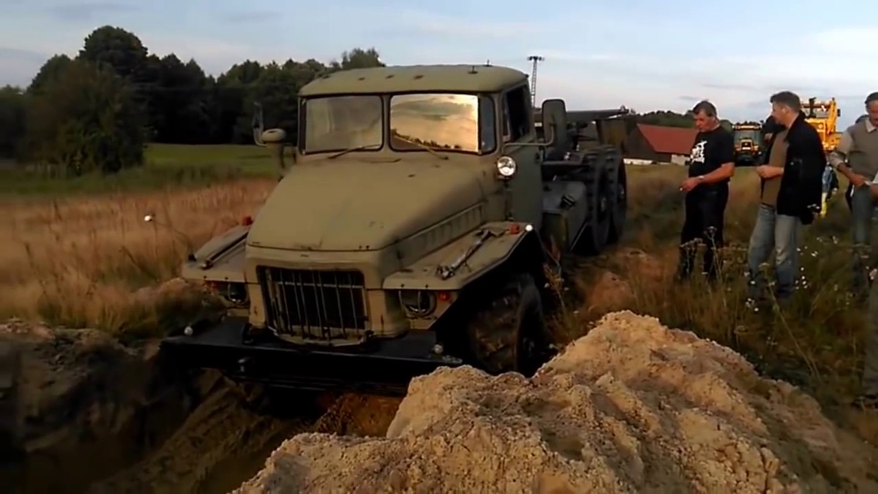 Немцы испытывают проходимость Урала смотреть онлайн