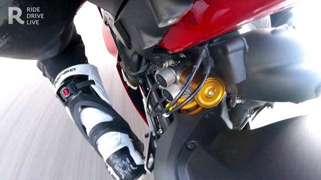 Speciale Gomme Pirelli Diablo Supercorsa e Superbike alla comparativa Supersportive 2018 ad Alcarra смотреть онлайн