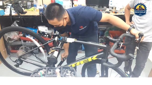 UNBOXING 2022 TREK DOMANE AL3 DISC ROAD BIKE | LITHIUM GREY-TREK BLACK COLOR | ROAD BIKE ASSEMBLY смотреть онлайн