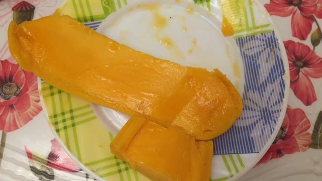 ASMR eating -Chocolate Covered Strawberries/Cake/Mango - АСМР - Клубника в шоколаде/Торт/Манго смотреть онлайн