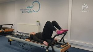 Reformer Pilates - Shoulder Bridge / Bridge with extension