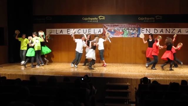 La escuela en danza: Tarantela napolitana смотреть онлайн