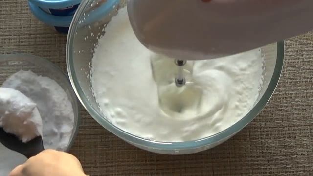 Самый Вкусный Крем!!! Необыкновенный крем для тортов и капкейков!!! смотреть онлайн