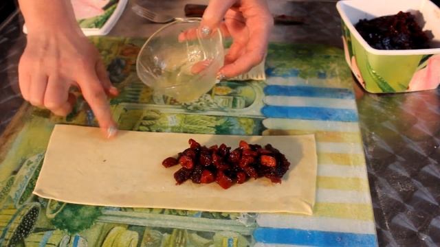 Мука и кипяток . Пирожки как в Макдональдсе! Даже круче! Вкуснейшие пирожки с вишней за 5 минут! смотреть онлайн