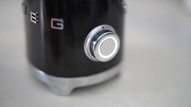 Product Review: Smeg 50s Mini Blender 50s Style Black PBF01BLAU смотреть онлайн