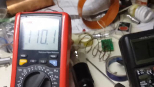 Ферритовое кольцо на генераторе 555, замеры под нагрузкой 40 ватт смотреть онлайн