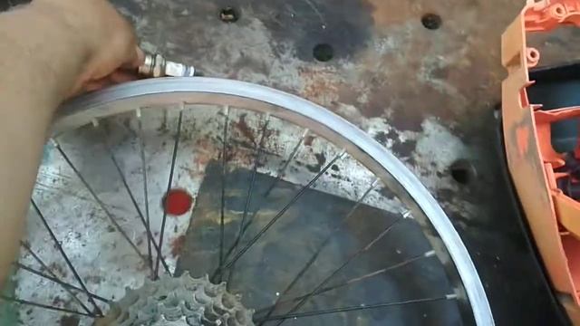 Как с помощью подручных средств открутить кассету трещетки смотреть онлайн