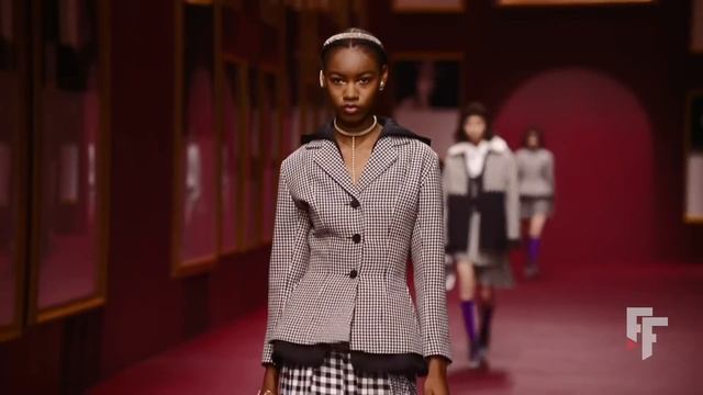 Dior | Fall Winter 2022/2023 | Full Show смотреть онлайн