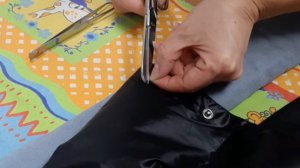 Как быстро заклеить пуховик паутинкой. #паутинка #ремонт