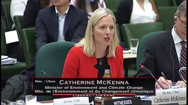 WATCH: Catherine McKenna can't answer a simple question on a carbon tax смотреть онлайн