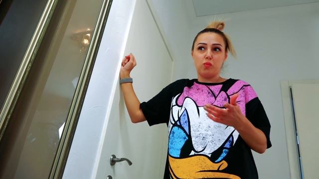 Амелька КАК МАМА ухаживает за Карапузом! Справится ли она со своим домашним заданием? смотреть онлайн