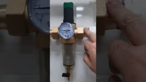 Самопромывной фильтр с редуктором давления и манометром