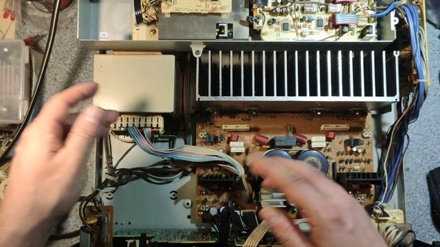 Technics SU V90D усилитель с ЦАП , обзор. Начинка да и в целом. смотреть онлайн