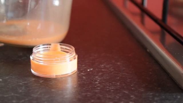 DIY MAKEUP : Crayola Crayon Lipsticks & Gel Eyeliner смотреть онлайн