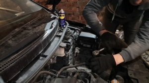 Хендай Солярис снимаю корпус воздушного фильтра| Как снять корпус воздушного фильтра Хендай Солярис