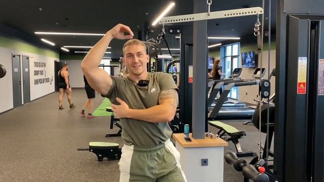 Качаем спину в тренажерном зале??