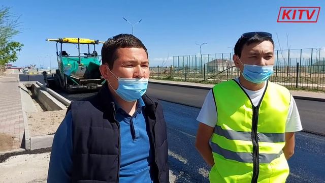 В КАПЧАГАЕ НА УЛИЦЕ, ВЕДУЩЕЙ К ГОРОДСКОЙ НАБЕРЕЖНОЙ, ПЕРЕСТИЛАЮТ АСФАЛЬТ смотреть онлайн