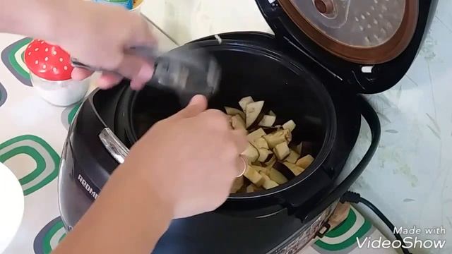 Ароматный картофель с баклажаном в мультиварке смотреть онлайн