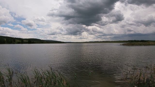 РЫБАЛКА НА КАРАСЯ! ПРОСТАЯ ПОПЛАВОЧНАЯ УДОЧКА!!!