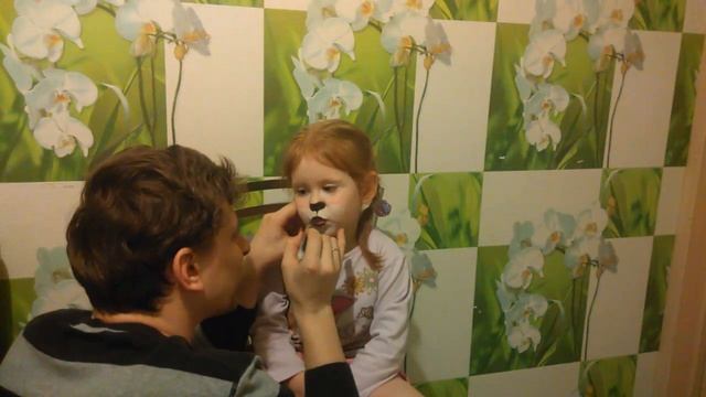 Лина очень просила папу сделать из нее кошечку и вот наша попытка грима кошки смотреть онлайн