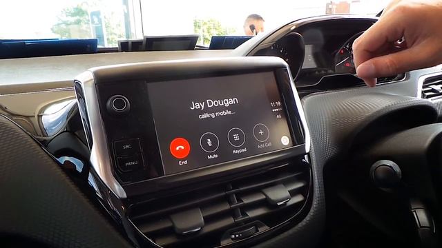 How To Use Apple CarPlay with your Peugeot смотреть онлайн