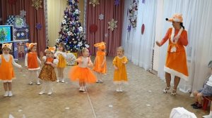танец лисичек младшая группа в детском саду