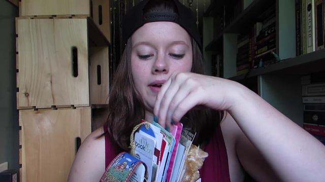 Things On My Bookshelf | Top 5 Wednesday смотреть онлайн