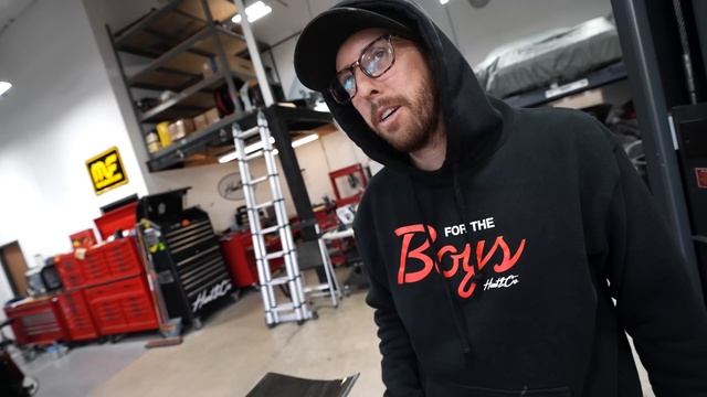 The M4 GT3 is Fully Assembled! смотреть онлайн