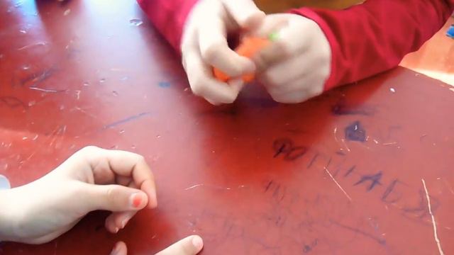 Перемешиваем жёлтый и оранжевый слаймы. смотреть онлайн