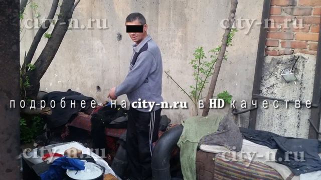 Новокузнечанин забил гвоздь себе в голову смотреть онлайн