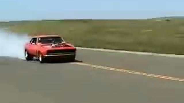 Very loud supercharged Camaro SS смотреть онлайн