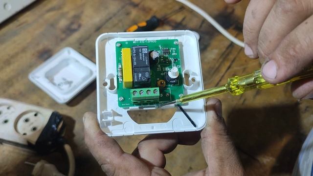 Подключение терморегулятора MST 5 к кварцевому обогревателю. смотреть онлайн