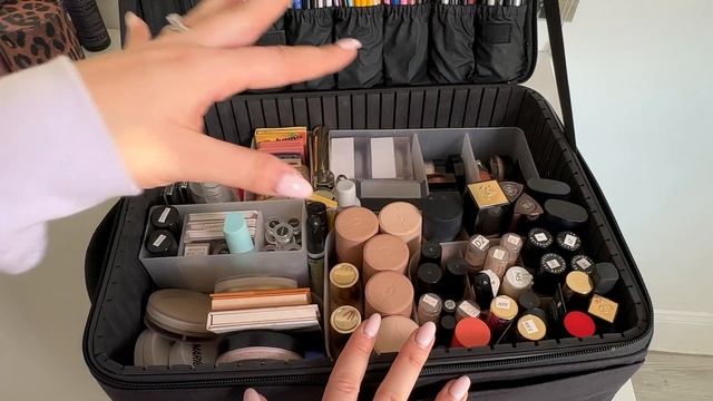 PRO MAKEUP ARTIST KIT TOUR // bridal makeup artist смотреть онлайн
